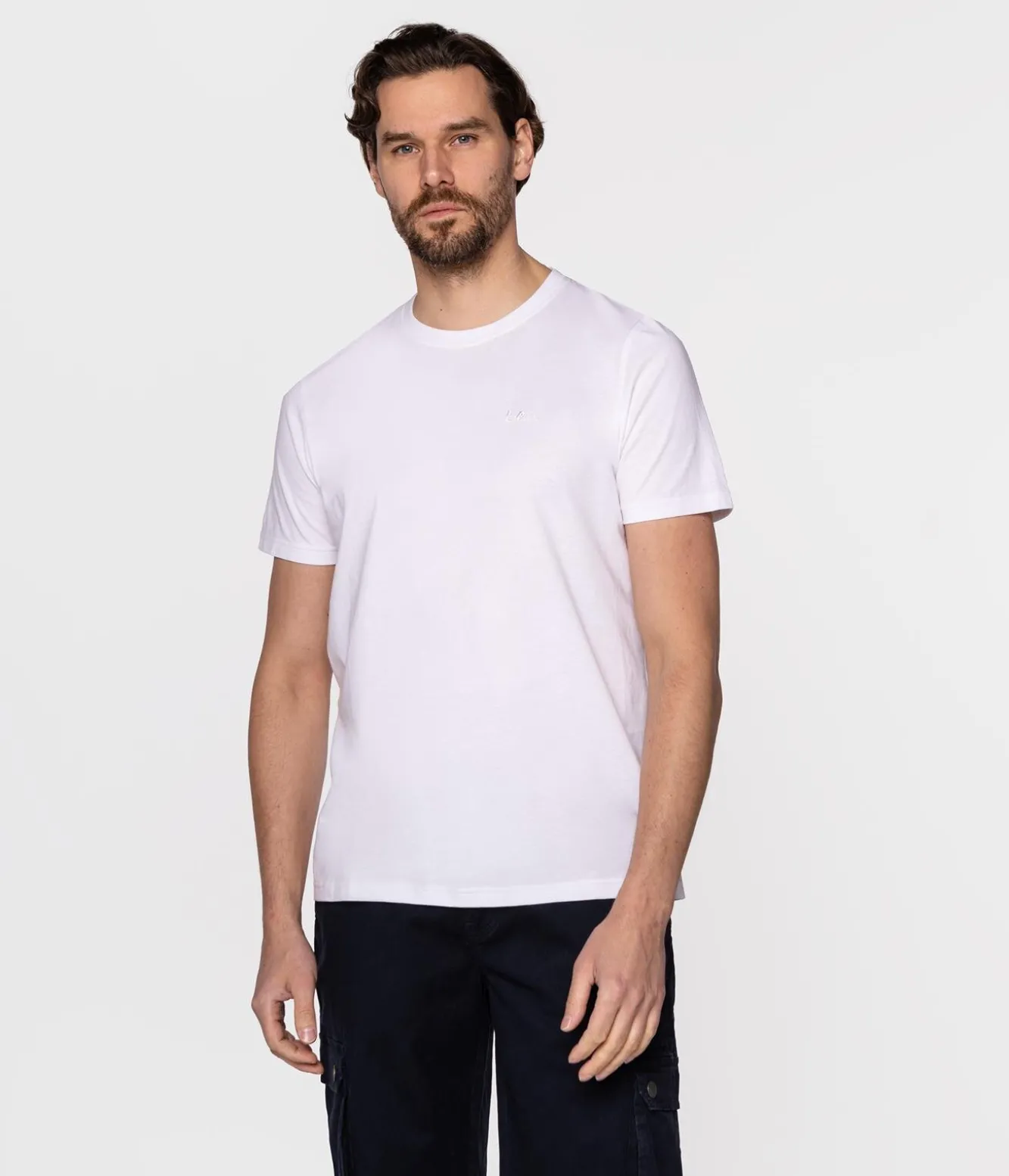 T-shirt z małym haftowanym logo OBUTCH 0875 WHITE